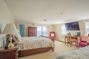 The Yankee Clipper Inn