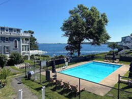 The Yankee Clipper Inn