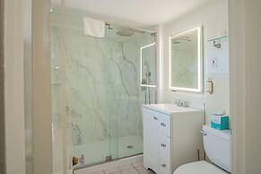 The Yankee Clipper Inn