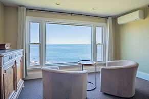 The Yankee Clipper Inn