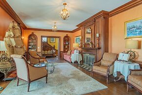 The Yankee Clipper Inn