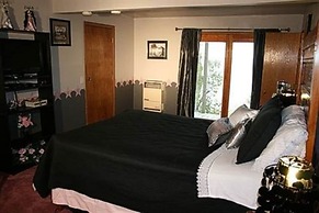 at the Waters Edge Bed & Breakfast