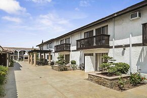 Lemon Tree Hotel & Suites Anaheim