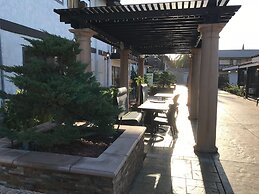 Lemon Tree Hotel & Suites Anaheim