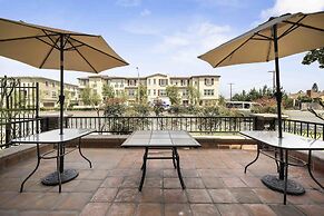 Lemon Tree Hotel & Suites Anaheim