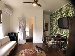 Avenue O Bed & Breakfast