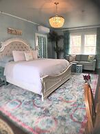 Avenue O Bed & Breakfast