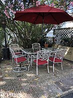 Avenue O Bed & Breakfast