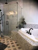 Avenue O Bed & Breakfast