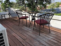 Avenue O Bed & Breakfast