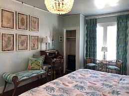 Avenue O Bed & Breakfast