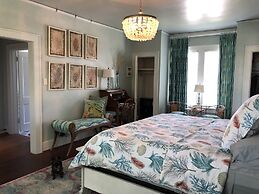 Avenue O Bed & Breakfast