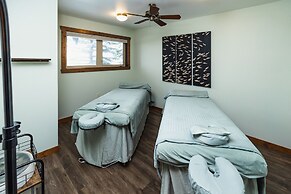 Taharaa Mountain Lodge