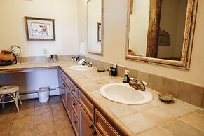 Taharaa Mountain Lodge