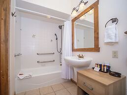 Taharaa Mountain Lodge