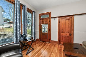 Captain Wohlt Inn Bed & Breakfast