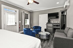 Captain Wohlt Inn Bed & Breakfast