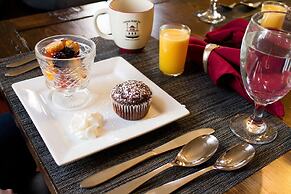 Captain Wohlt Inn Bed & Breakfast