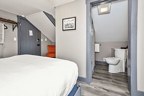 Captain Wohlt Inn Bed & Breakfast