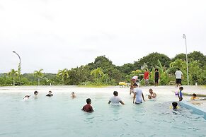 Airai Water Paradise Hotel & Spa