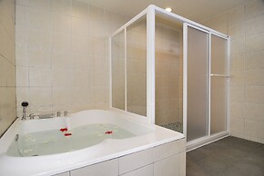 Airai Water Paradise Hotel & Spa