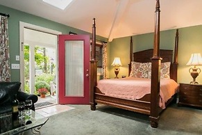 Hidden Garden Cottages & Suites