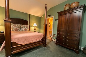 Hidden Garden Cottages & Suites