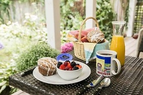 Hidden Garden Cottages & Suites