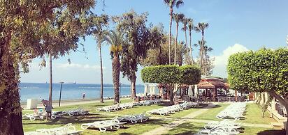 Poseidonia Beach Hotel