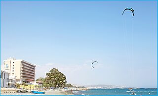 Poseidonia Beach Hotel