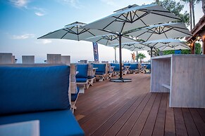 Poseidonia Beach Hotel