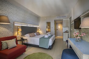 Leonardo Laura Beach & Splash Resort