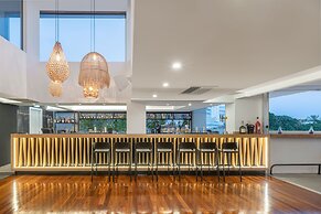 Napa Mermaid Hotel & Suites