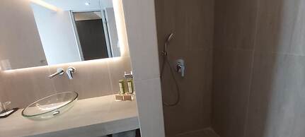 Napa Mermaid Hotel & Suites