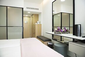 Napa Mermaid Hotel & Suites