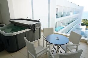 Napa Mermaid Hotel & Suites