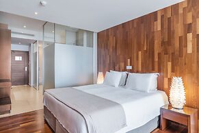 Napa Mermaid Hotel & Suites