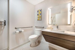 Comfort Suites Louisville Airport