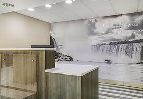 La Quinta Inn & Suites by Wyndham Batavia