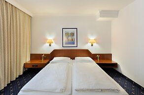 Ambassador Parkhotel