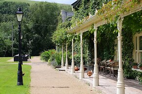 Brooklodge & Macreddin Village