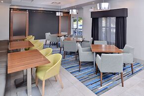 Holiday Inn Express St. Louis West - O'Fallon by IHG