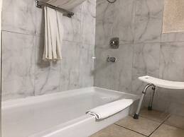 Canadas Best Value Inn & Suites Castlegar