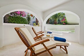 Atlantis Beach Villa