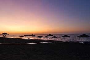 Atlantis Beach Villa