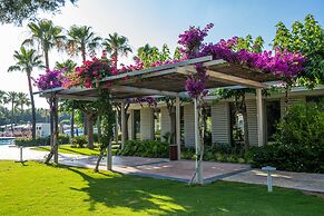 Lara Barut Collection-Ultra All Inclusive