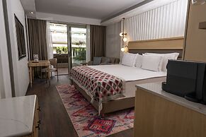 Lara Barut Collection-Ultra All Inclusive