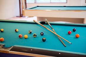 Kanucha Bay Hotels & Villas