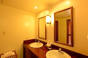 Kanucha Bay Hotels & Villas