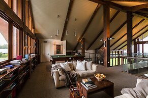 Spicers Peak Lodge